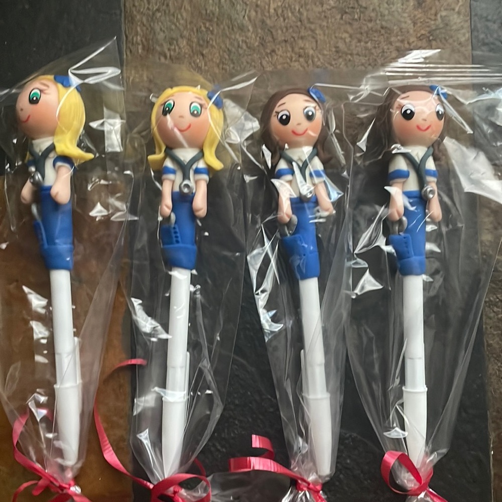 Dozen nurse pens
